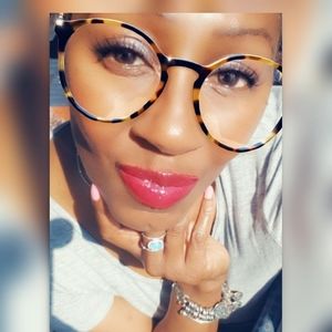 Meet your Posher, Vista